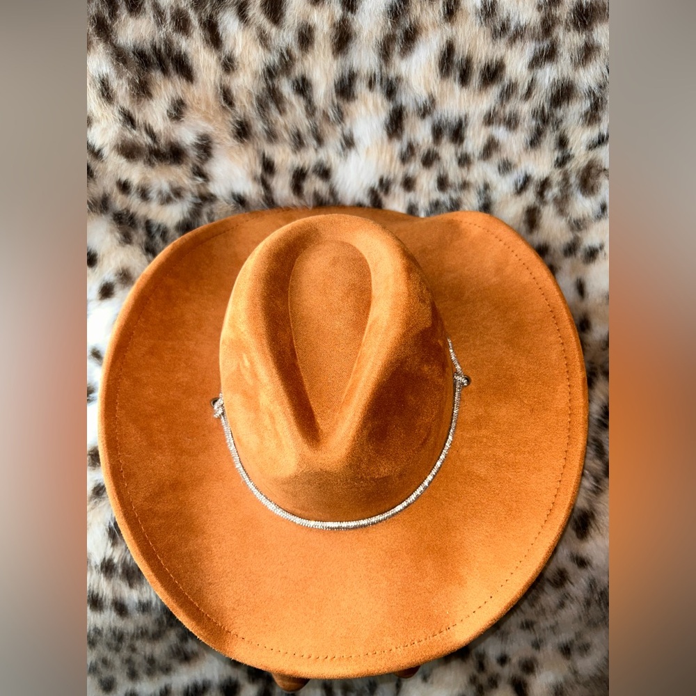 Brown Faux Suede Cowboy Hat with Silver Bling Accents and Size 7 Boots -BUNDLE- - Picture 8 of 15